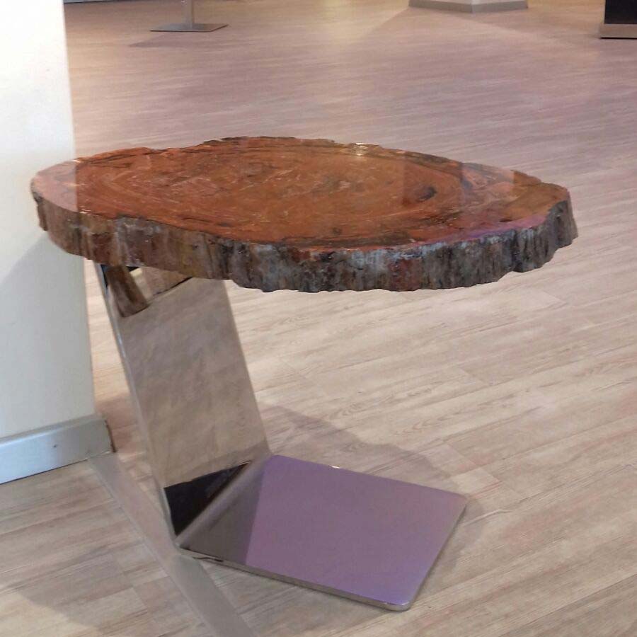 Tavolo in legno fossile rosso