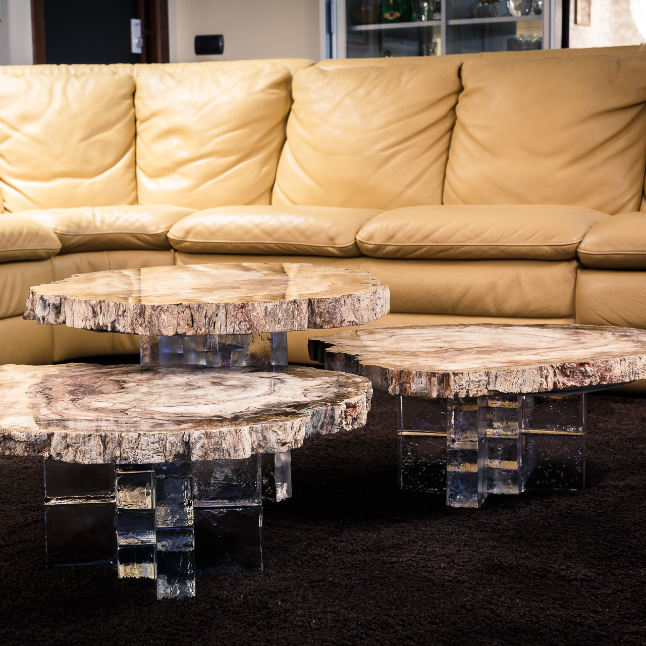 Fossil wood table with Murano Glass